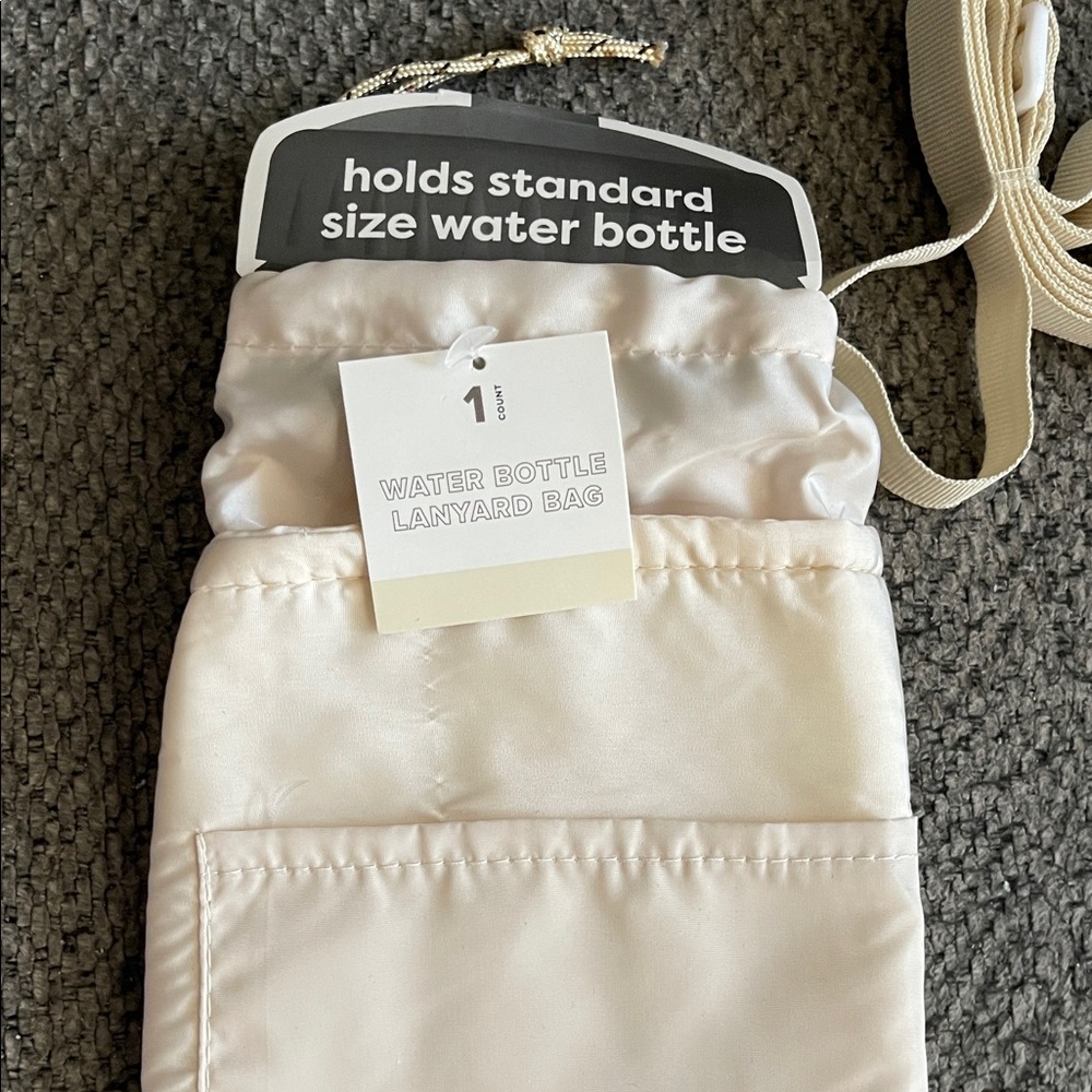 Boppy Classic Slipcover (Giraffes) & Cream Bottle Holder - Picture 4 of 5